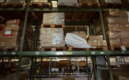 Magazzino lampade ad induzione magnetica, supporti e rimanen