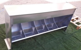 Mangiatoia per suini maiali