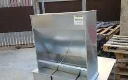 MANGIATOIA PER SUINI