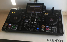 Pioneer XDJ-RX3 DJ  System e Pioneer XDJ-XZ DJ  System