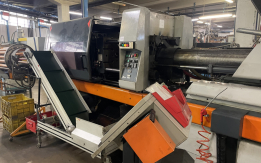 Pressa oleodinamica per stampaggio plastica Sandretto