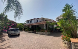 Rif:1393 Vendita Villa - 9 Locali